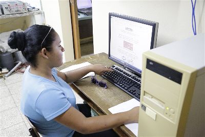 estudiantes lab física